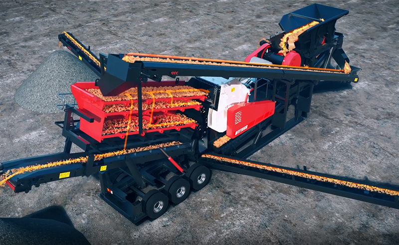 Belt conveyor assembled on the trailer